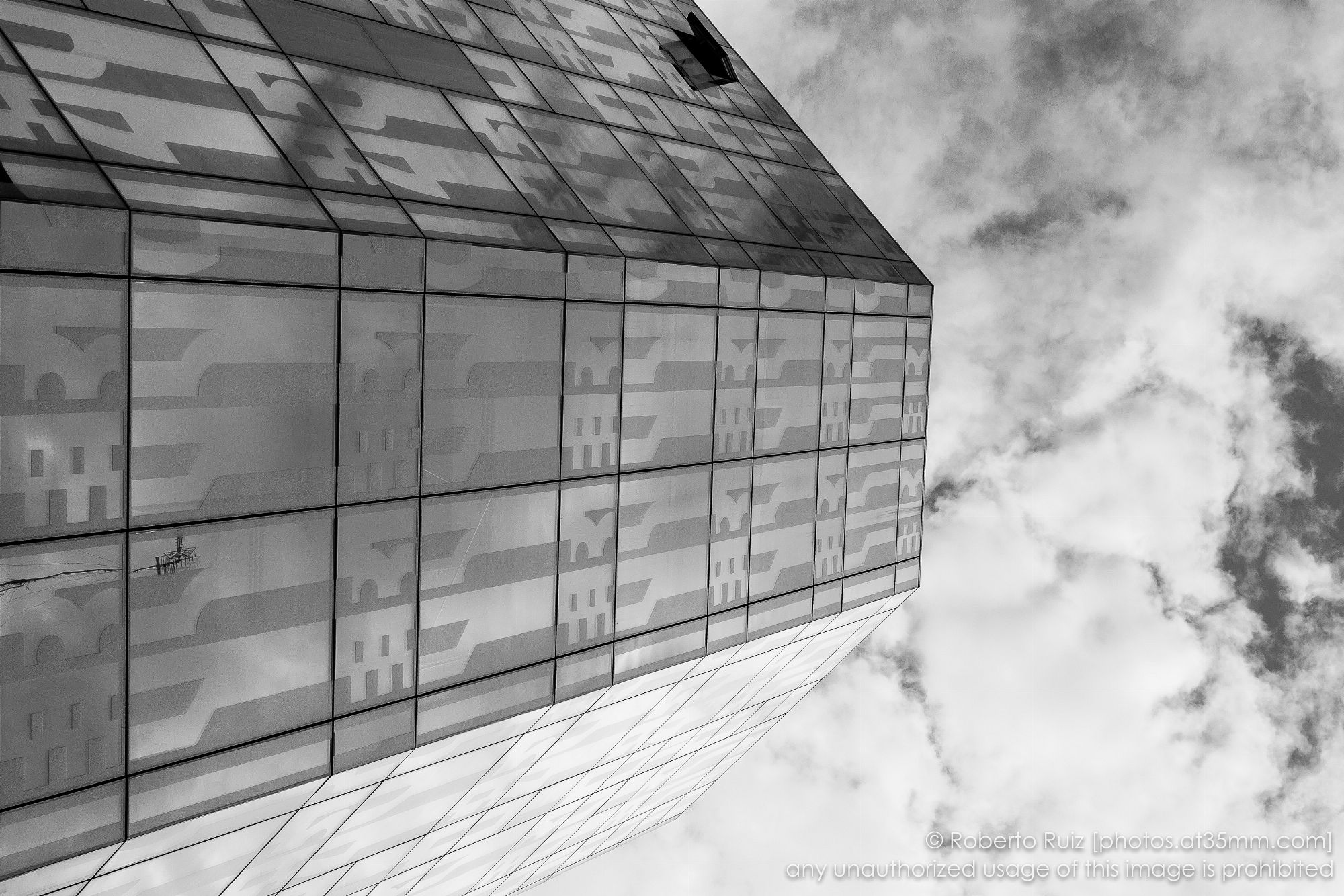 Poliedros, Reflejos y Nubes