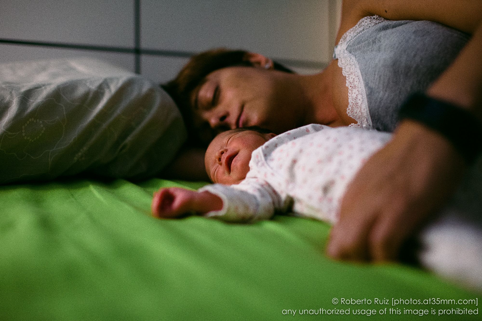 Si el bebé duerme hay que dormir todos