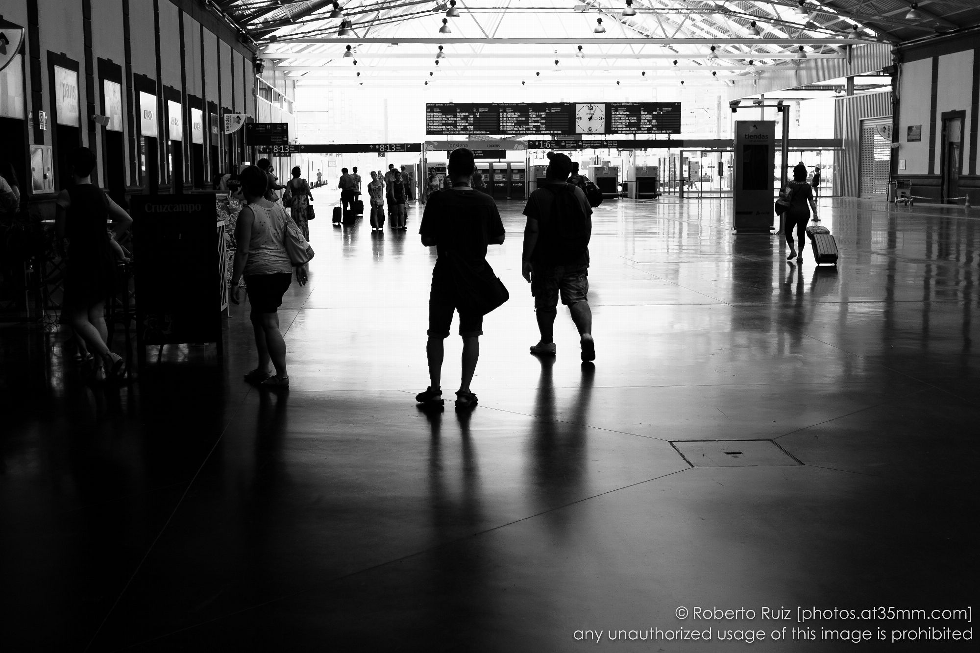 Sombras en la estación